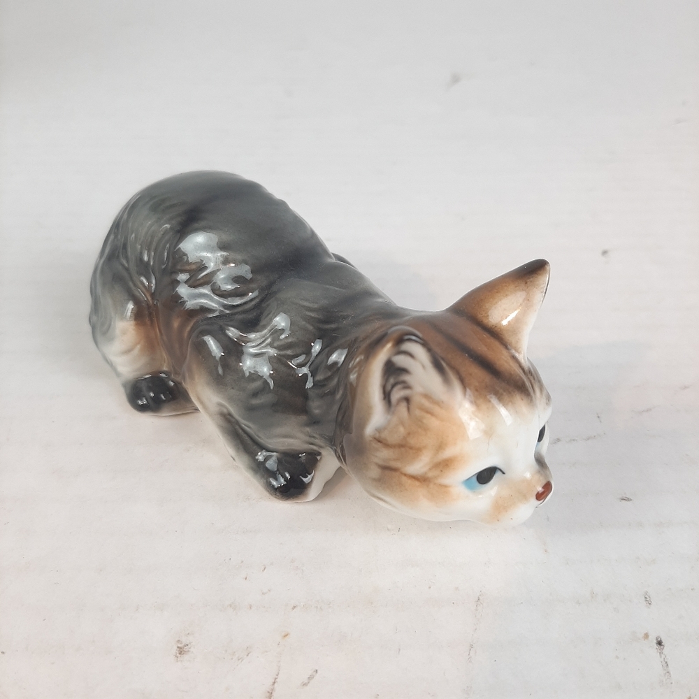 🛍Crouching Gray Kitty Cat Bone China 5¼" Figurine